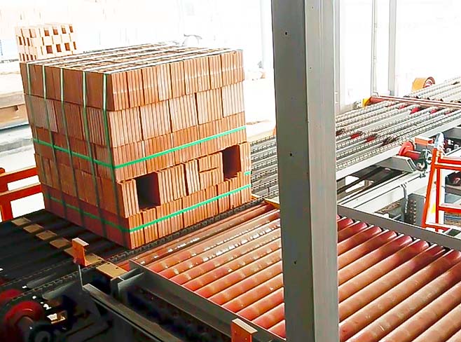 Auto unloading/Programming /Palletizing/Strapping System